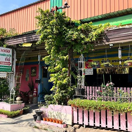 Pa Chalermchai Guesthouse Bangkok Luaran gambar