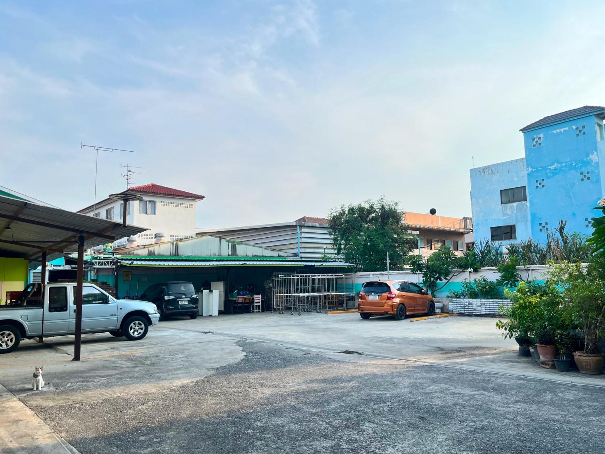 Pa Chalermchai Guesthouse Bangkok Luaran gambar